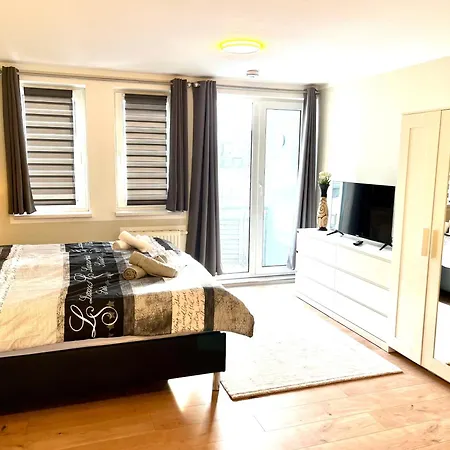 Daire An Der Elbe Mit Balkon, Kueche Und Netflix