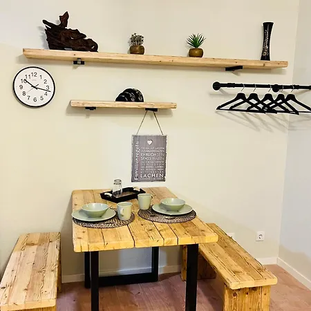 An Der Elbe Mit Balkon, Kueche Und Netflix