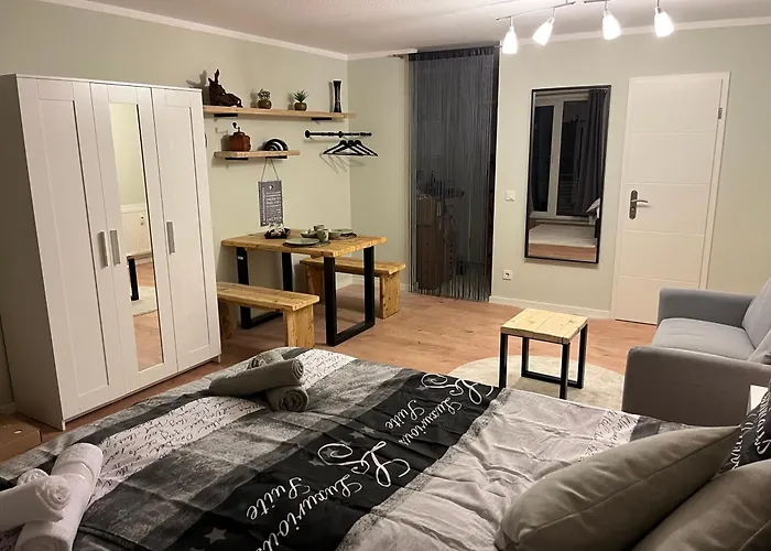 An Der Elbe Mit Balkon, Küche Und Netflix * Dresden